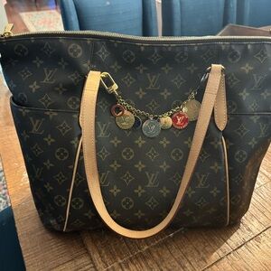 Louis Vuitton Totally GM - excellent condition